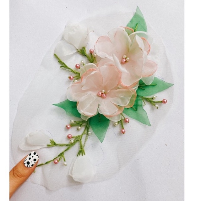 Hoa Voan đính kết