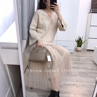 Áo len cổ tim tay xoè