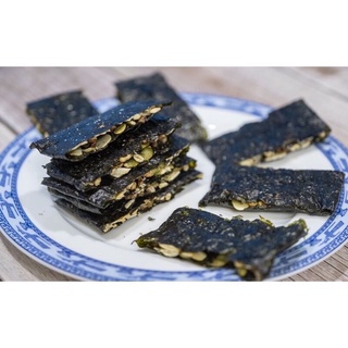 Snack rong biển kẹp hạt