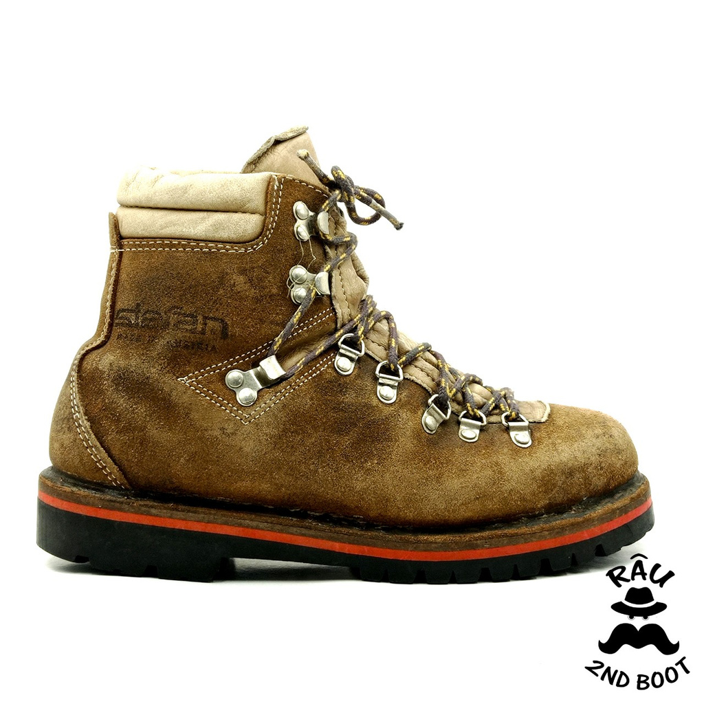 HIKING BOOT A39-079