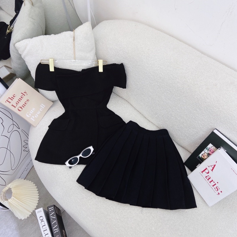 SET ĐEN TRỄ VAI ĐẮP CHÉO NGỰC +  CHÂN VÁY DẬP LY