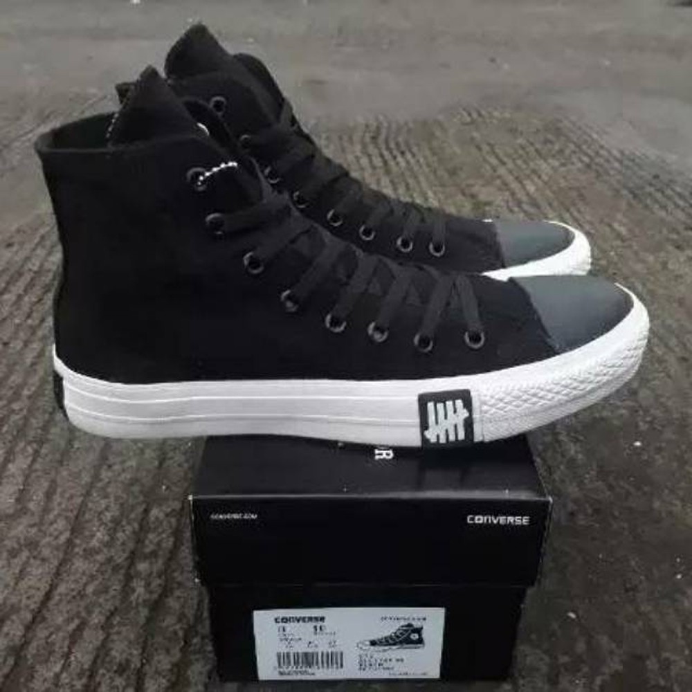 Giày Thể Thao Cnvrse All Star Chuck Taylor Cổ Cao Màu Trắng Đen