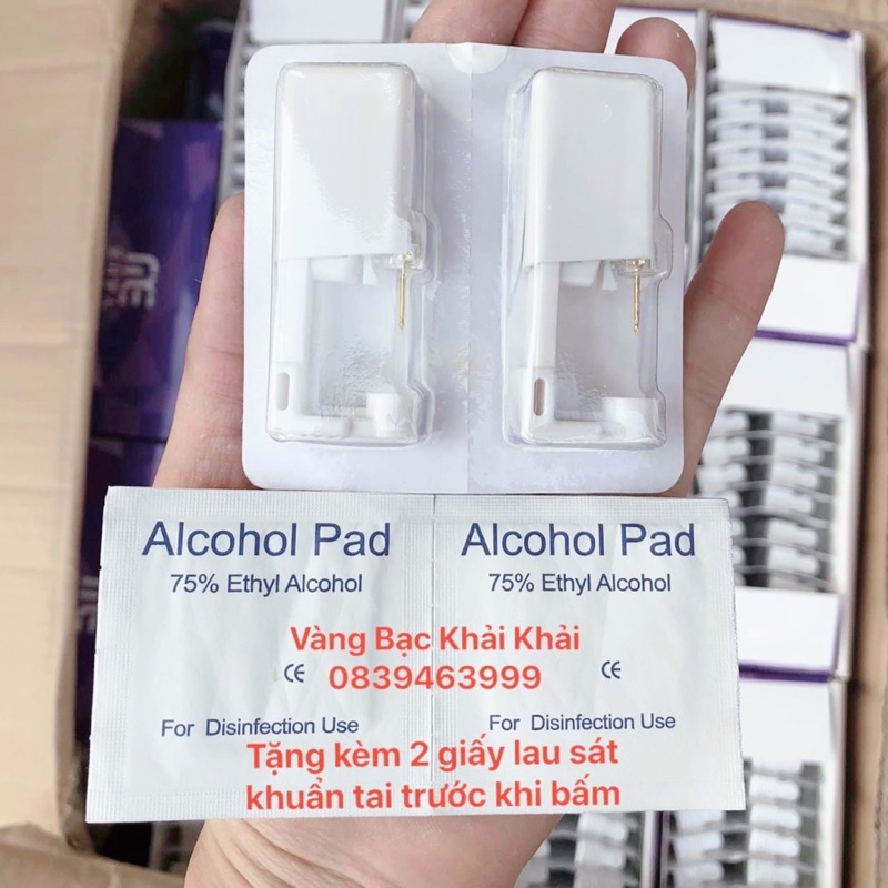1 Cặp bấm lỗ tai 1 lần không đau , vô trùng , tặng kèm giấy sát khuẩn - Vàng Bạc Khải Khải