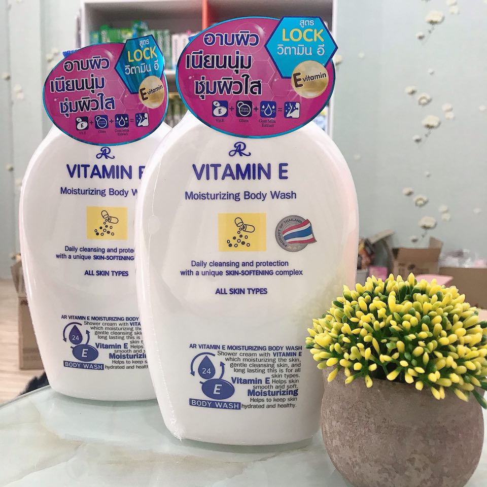 Sữa Tắm Dưỡng Ẩm, Trắng Da Vitamin E Thái Lan 800ml Moisturizing Body Wash