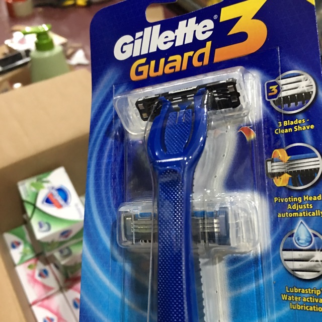 Dao cạo râu 3 lưỡi Gillette Guard 3