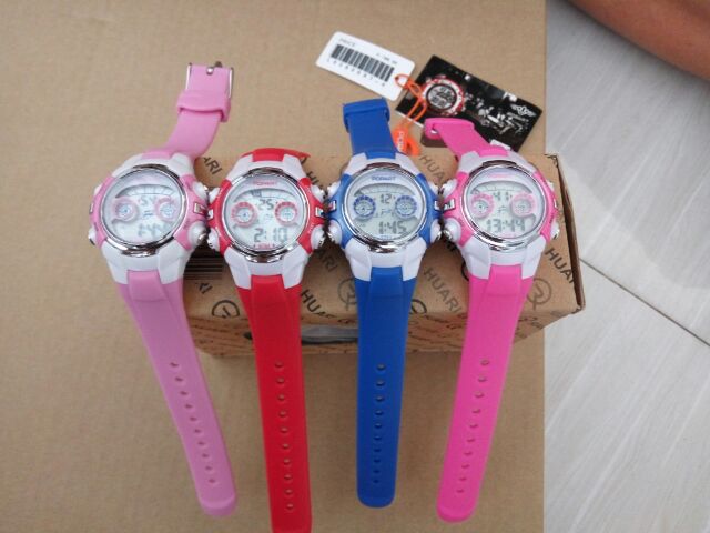 Đồng hồ điện tử trẻ em size 34mm | BigBuy360 - bigbuy360.vn