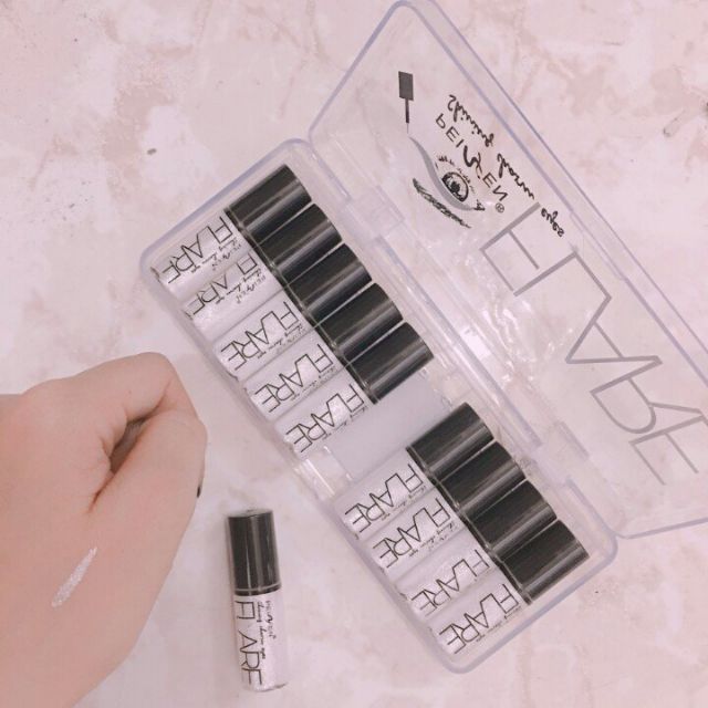 Kẻ mắt kim tuyến peipei