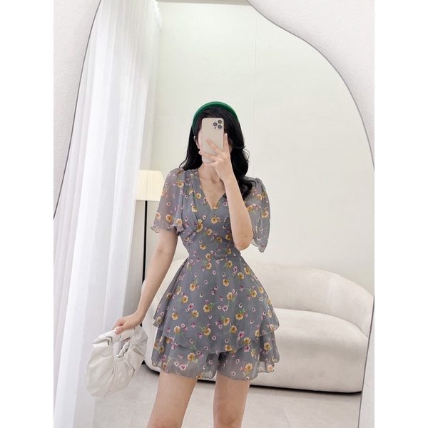 JUMPSUIT HOA CỔ V TẦNG