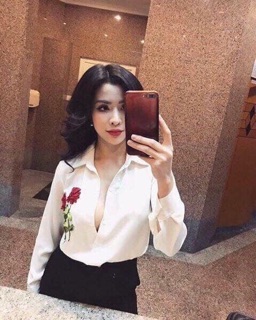 Áo sơ mi thêu  hoa hồng