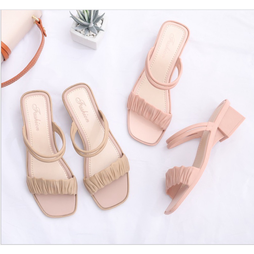 Dép Cao Gót Thanh Lịch Mũi Bằng Đế Vuông Dáng Hàn Quốc 2 Màu Đen-Kem Cao Cấp PT75