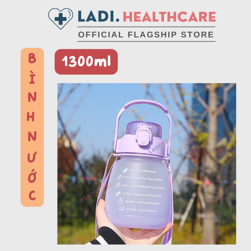 Bình nước 1.3 Lít [ Tặng kèm Ticker] dễ thương có vạch báo giờ 1300ml dành cho người lười uống nước