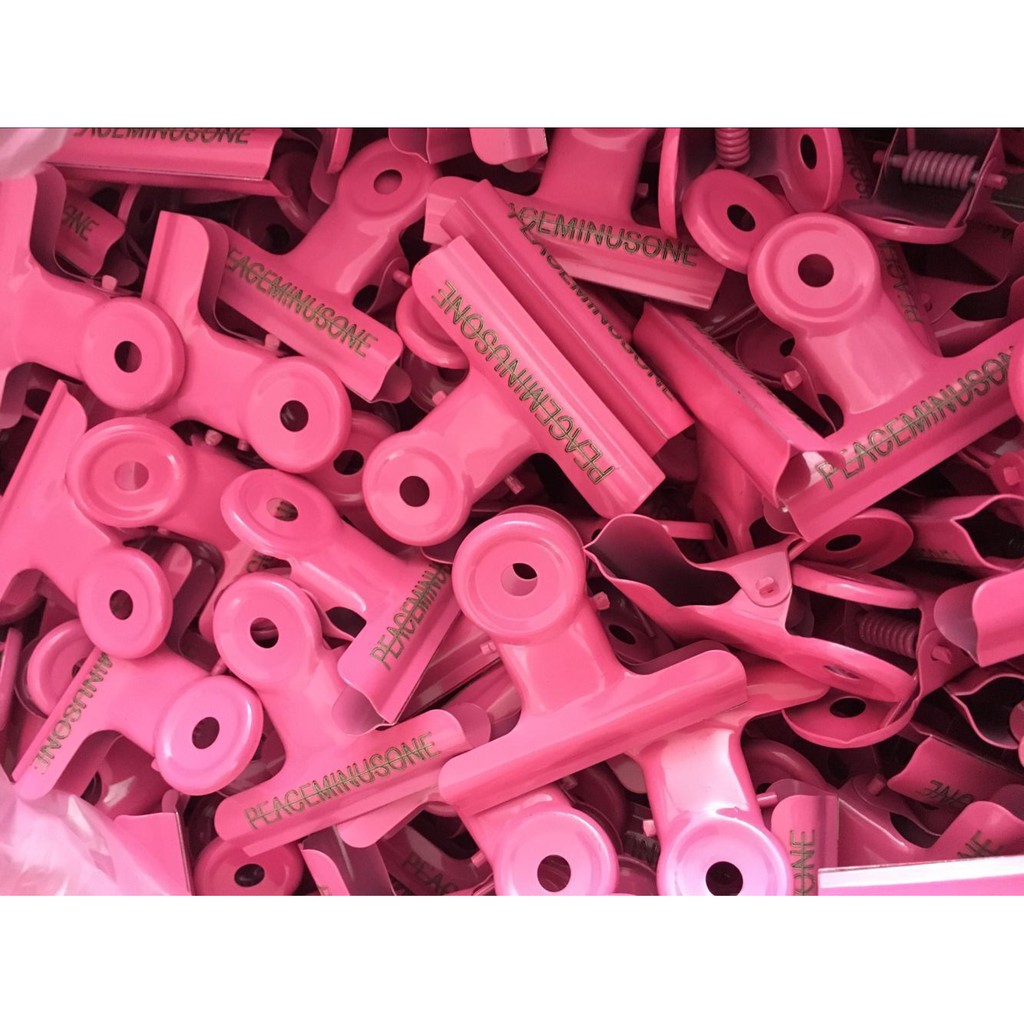 Kẹp mũ peaceminusone lớn đủ màu