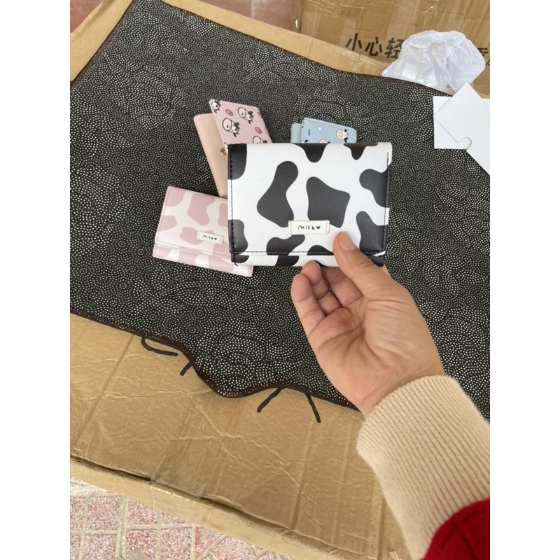 [Mã FAMAYWA2 giảm 10K đơn 50K] Ví bóp nữ mini cầm tay hình bò sữa, chất liệu da cao cấp - V021 | BigBuy360 - bigbuy360.vn