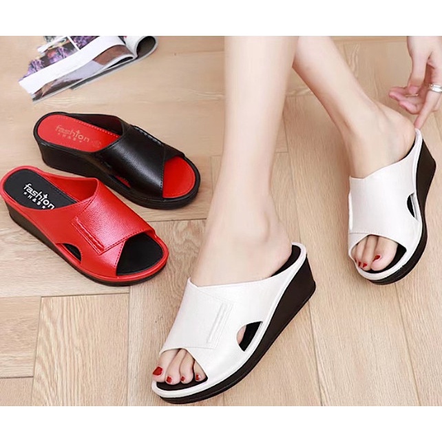 Dép đế xuồng mủ quai đắp chéo 5f