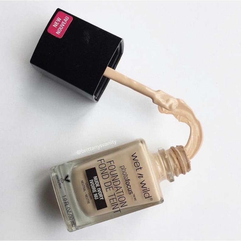 Kem nền wet n wild photofocus foundation