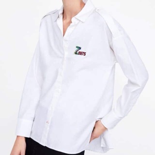 Combo áo trắng quần bò