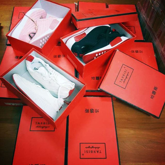 GIÀY SNEAKER HOT TREND 2017 AND 2018