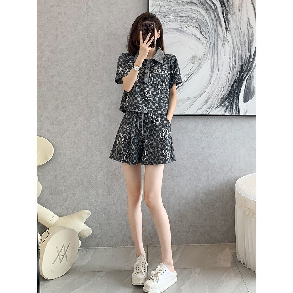 European shorts sports leisure suit women's summer 2022 new short-sleeved fashion high-end light mature temperament two-piece fashion