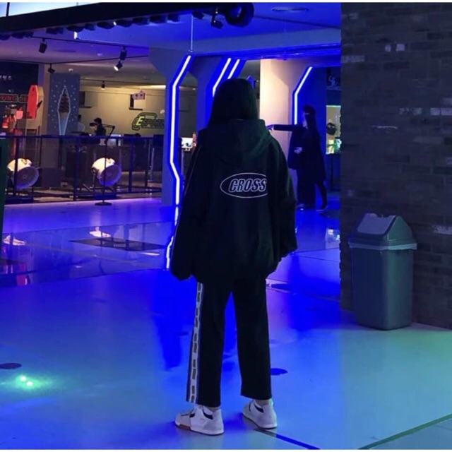 Áo khoác sweater viền mí | BigBuy360 - bigbuy360.vn