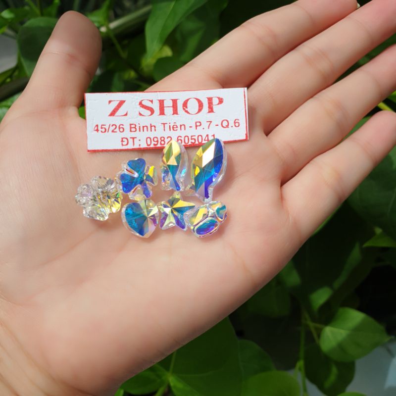 1 hạt pha lê swarovski hình Tim xỏ ngang