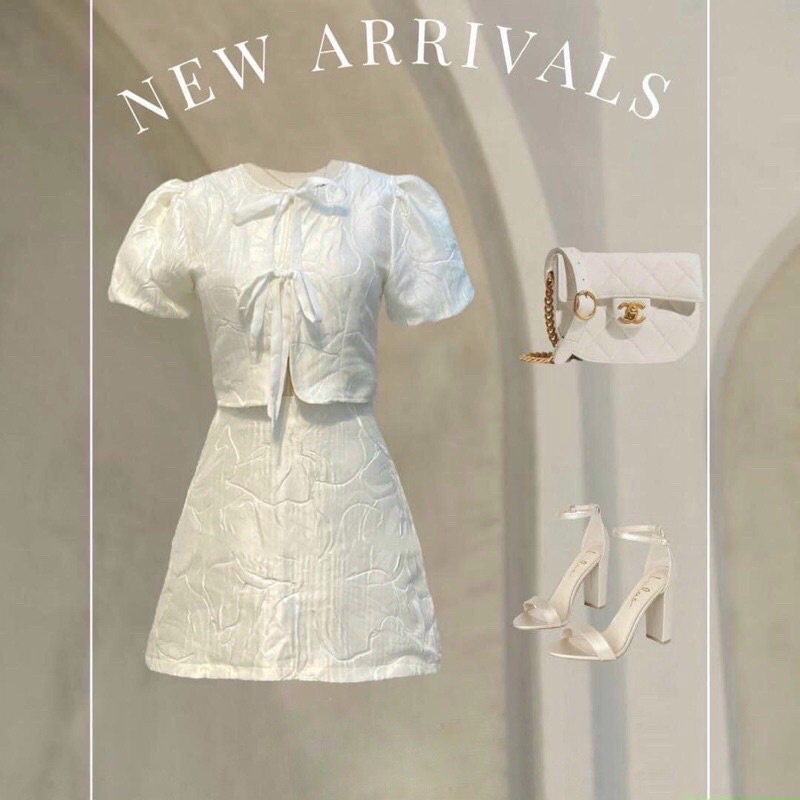 Set hoa gấm tiểu thư gồm áo thắt nơ tay bồng và chân váy chữ A-Đầm hoa gấm đi tiệc