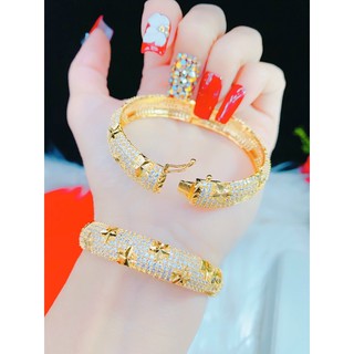 Vòng tay nữ kiểu chạm ngôi sao màu vàng 18 cao cấp 1 chiếc nhé