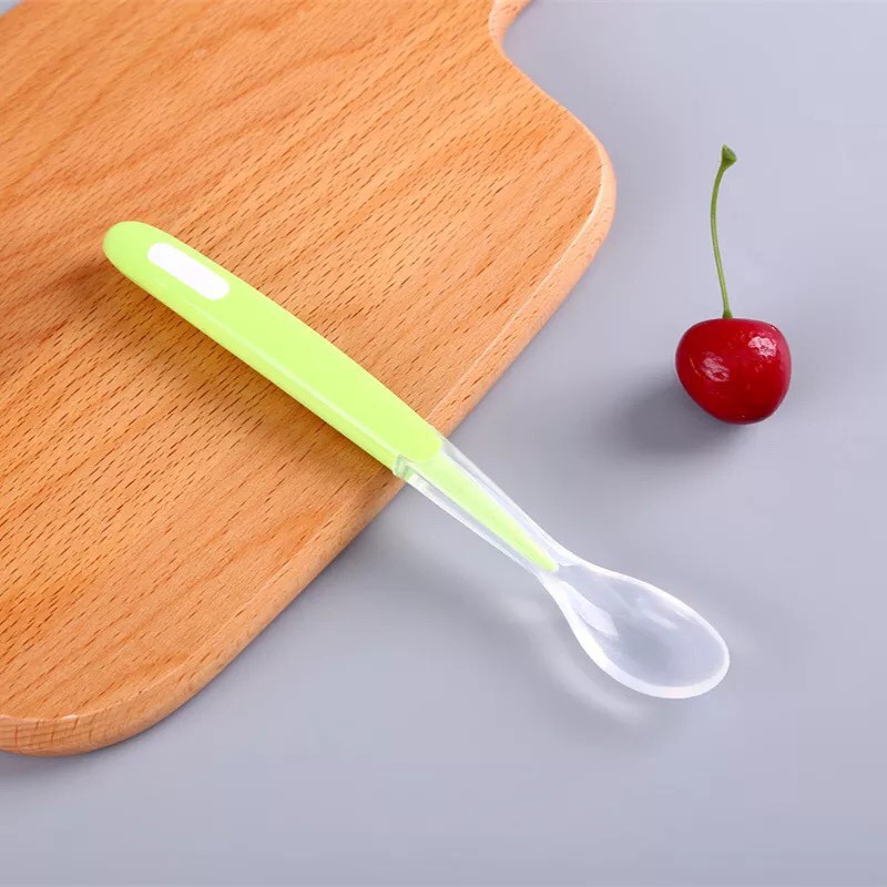 Thìa ăn dặm silicon cán dài siêu mềm cho bé