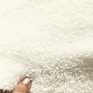 Vải lông cừu màu trắng kem khổ 2m 1kg được 2m50x2m