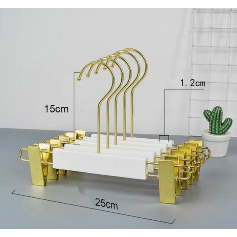 Móc treo quần áo trẻ em - kẹp gỗ trắng đầu kẹp và đầu móc mạ vàng,kích thước 25cm