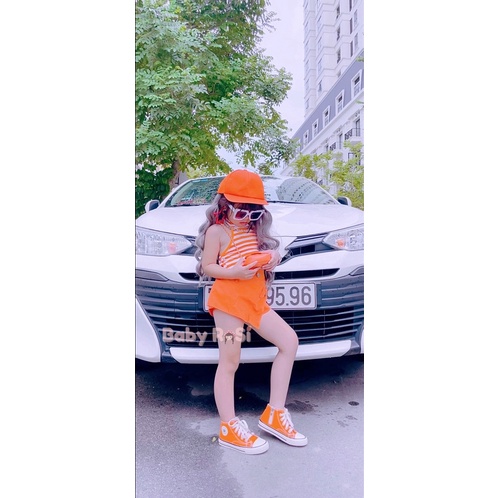 Áo yếm đóng nút cho bé