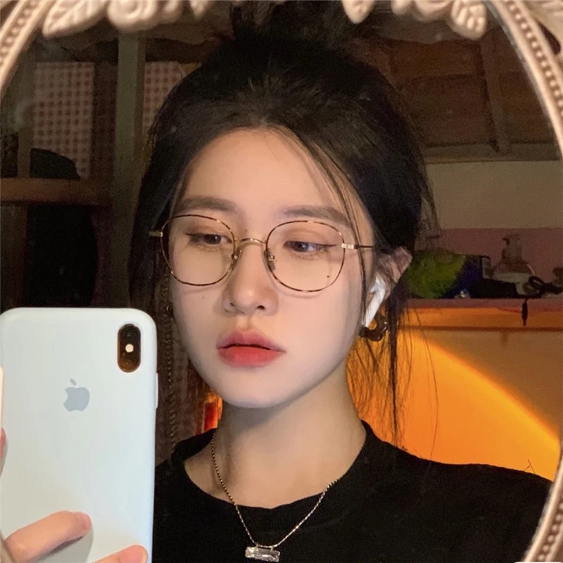 Kính mắt kim loại gọng mảnh da beo