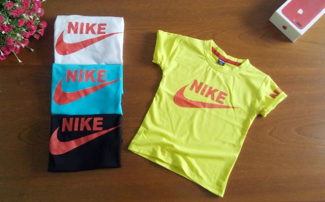 Áo thể thao Nike cho bé trai