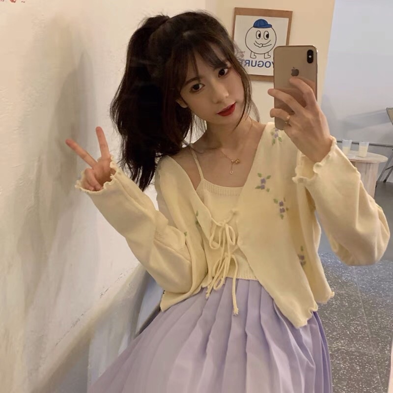 Set áo cardigan và áo 2 dây màu vàng nhạt