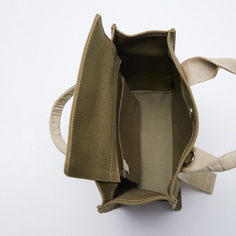 TÚI XÁCH ZARA MINI VẢI DÙ IN CHỮ MÀU XANH KAKI