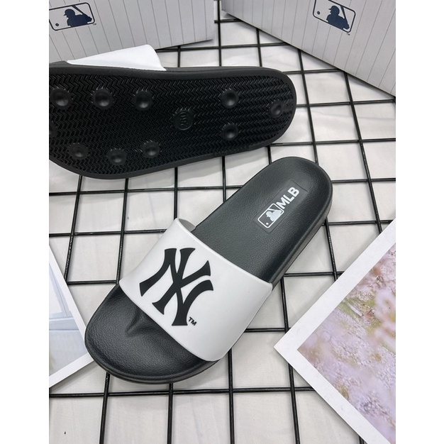 [CHÍNH HÃNG] DÉP MLB NỘI ĐIA NY TRẮNG ĐEN - DÉP QUAI NGANG CAO SU CHỐNG NƯỚC - UNISEX NAM NỮ - SS20PR002