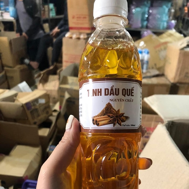 Tinh Dầu Quế 500 ml Lau Nhà Đuổi Muỗi