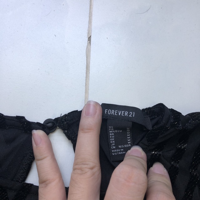 Bodysuit F21 VNXK Kim Tuyến Tay Dài Cổ Tròn Khoét Lưng Táo Bạo Quyến Rũ