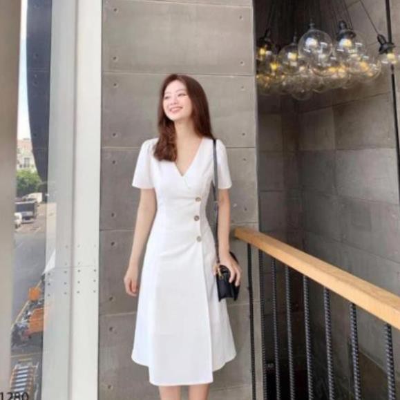 Đầm công sở vạt chéo nút gỗ xinh xắn [KÈM ẢNH  | BigBuy360 - bigbuy360.vn