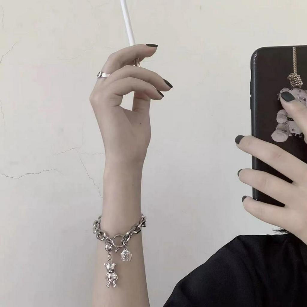 Vòng tay thép titan mặt hình gấu phong cách hiphop
