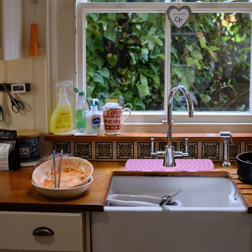 Tấm Silicone Gắn Vòi Nước Bồn Rửa Chén Chống Văng Nước Tiện Dụng