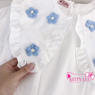 Đầm trắng cổ sen đính hoa dáng xòe
