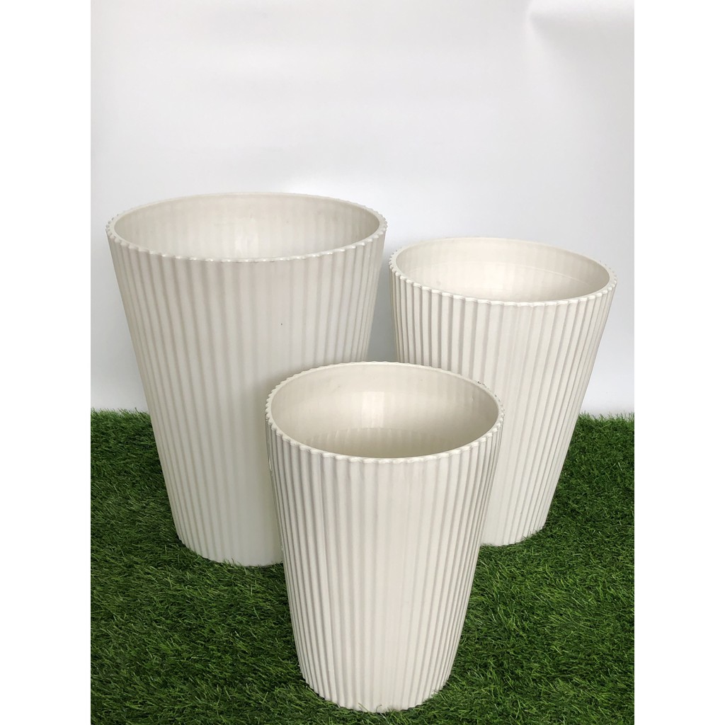 Chậu nhựa gân sọc 280