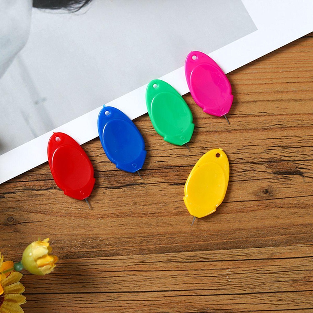 Dụng Cụ Xỏ Kim Chỉ Nhiều Màu Sắc