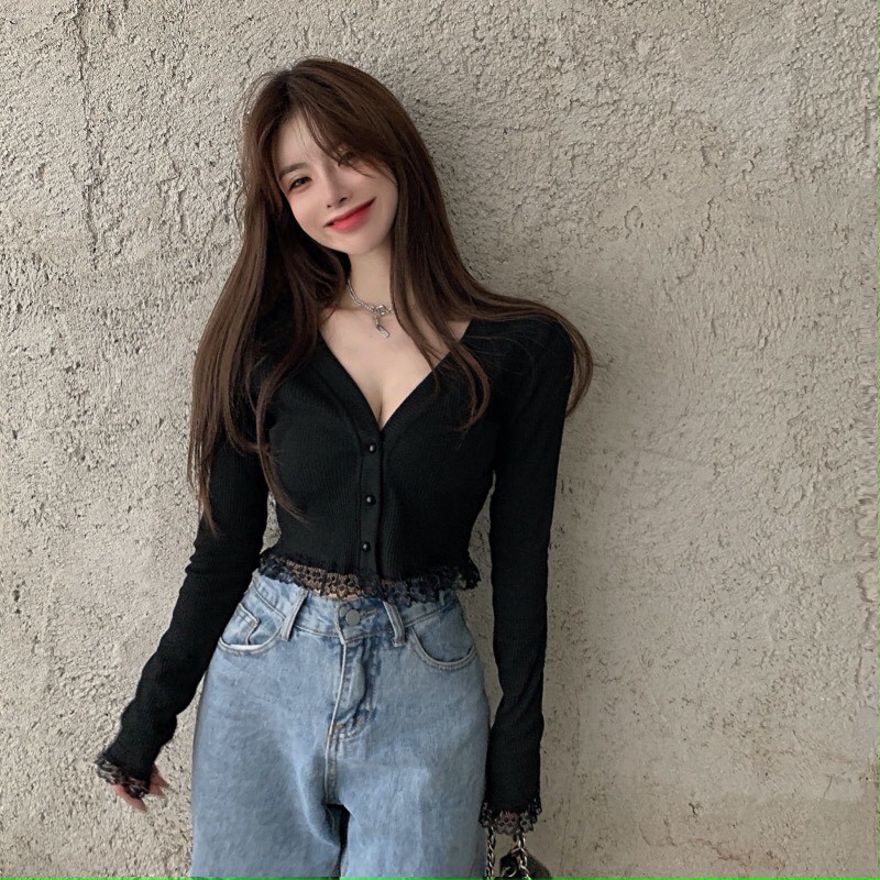 Áo Thun Sweater Croptop Nữ Cúc Dọc Phối Ren Viền 2 Màu Ulzzang AT06