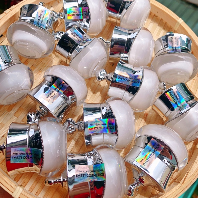 KEM FACE NHUNG PHẤN CAO CẤP - Dưỡng trắng da và makeup