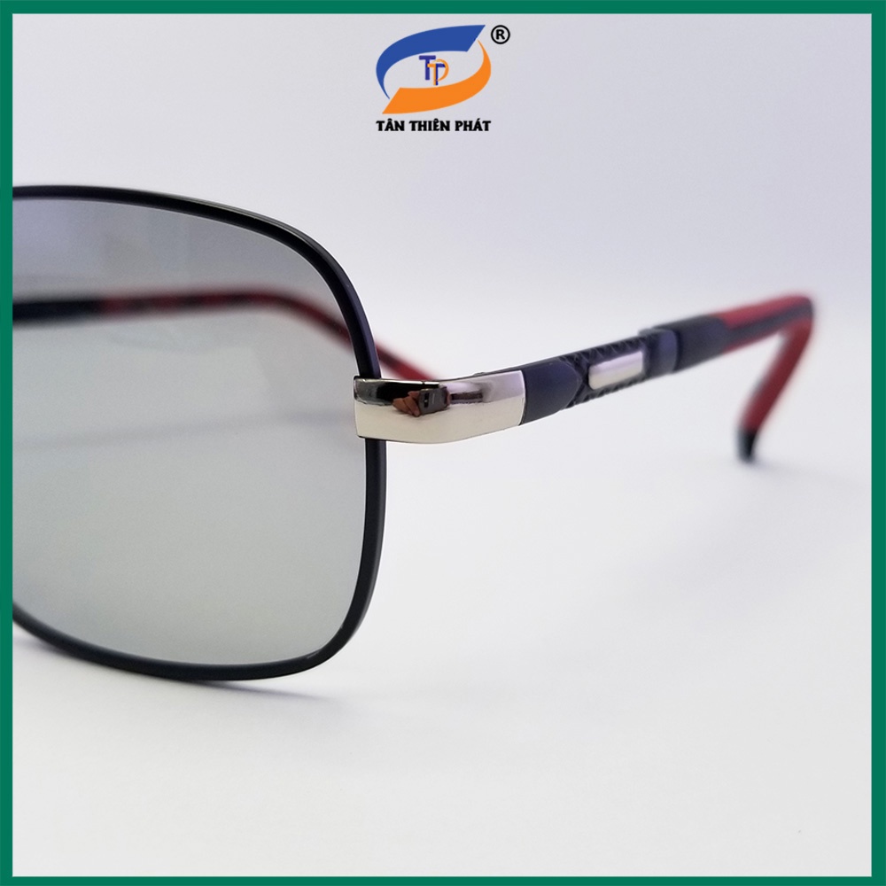 Kính mát nam mắt chữ nhật màu đen, đổi màu TTP905. Tròng Polarized phân cực chống tia UV, gọng nhựa mềm ôm mặt