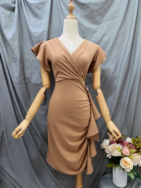 Đầm nữ cổ V tay rũ bèo