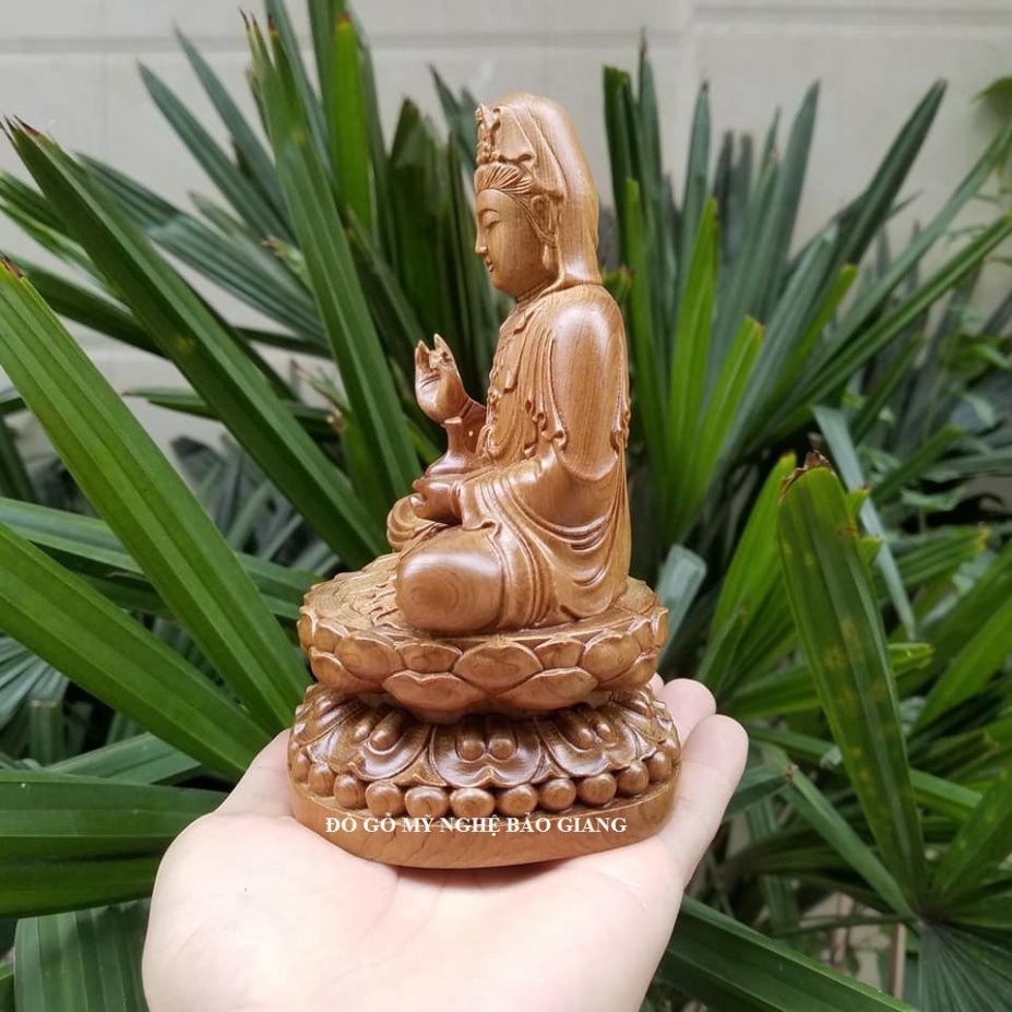 Tượng phật bà quan âm bằng gỗ bách thơm