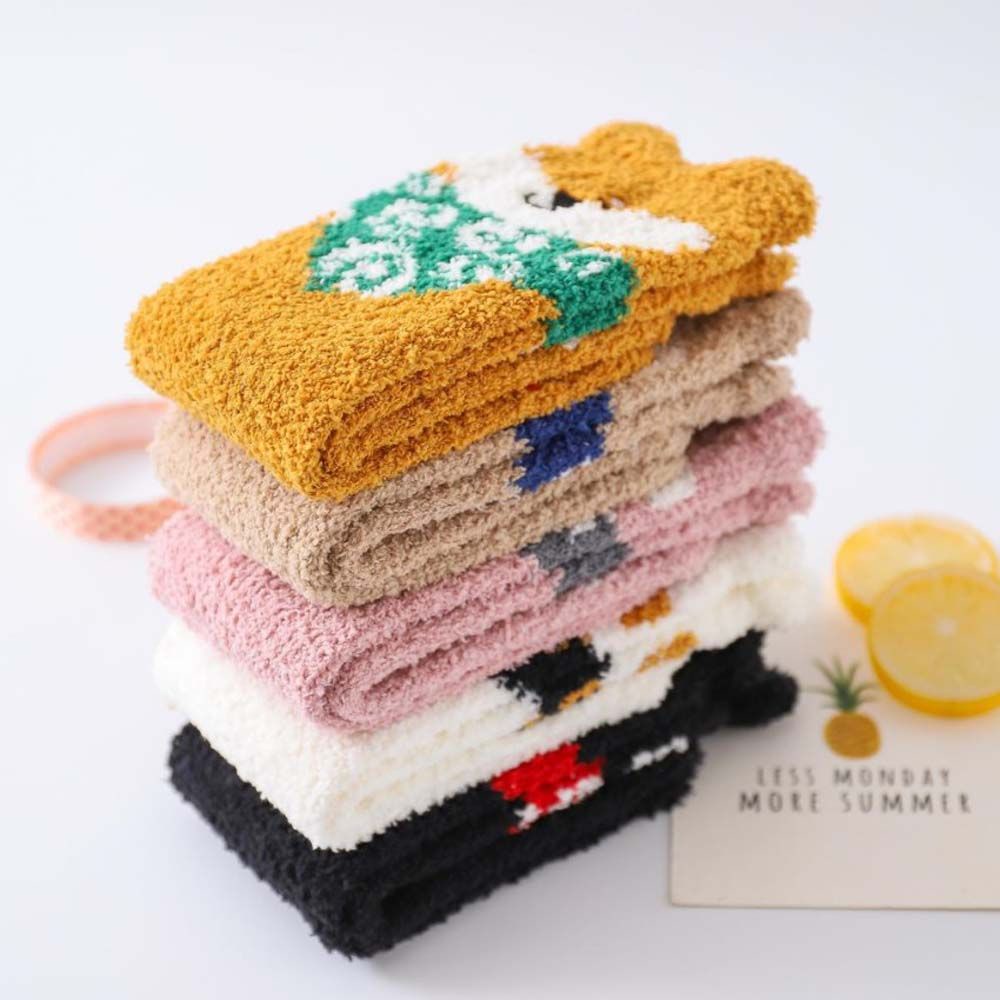 Đôi vớ lông cừu san hô dày in họa tiết hoạt hình nhiều màu sắc thời trang cho nữ