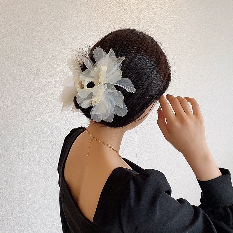 Kẹp Tóc Hình Cá Mập Đính Đá Phối Ren Phong Cách Hàn Quốc Thiết Kế Mới Dành Cho Nữ